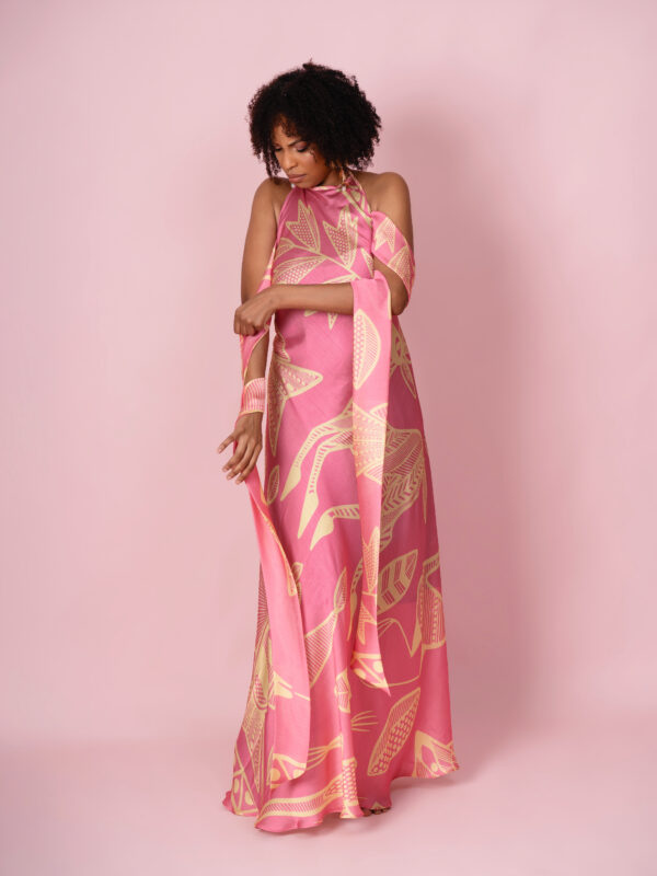 BACKLESS DRESS