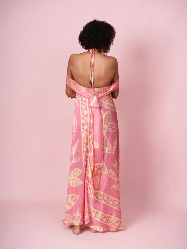 BACKLESS DRESS